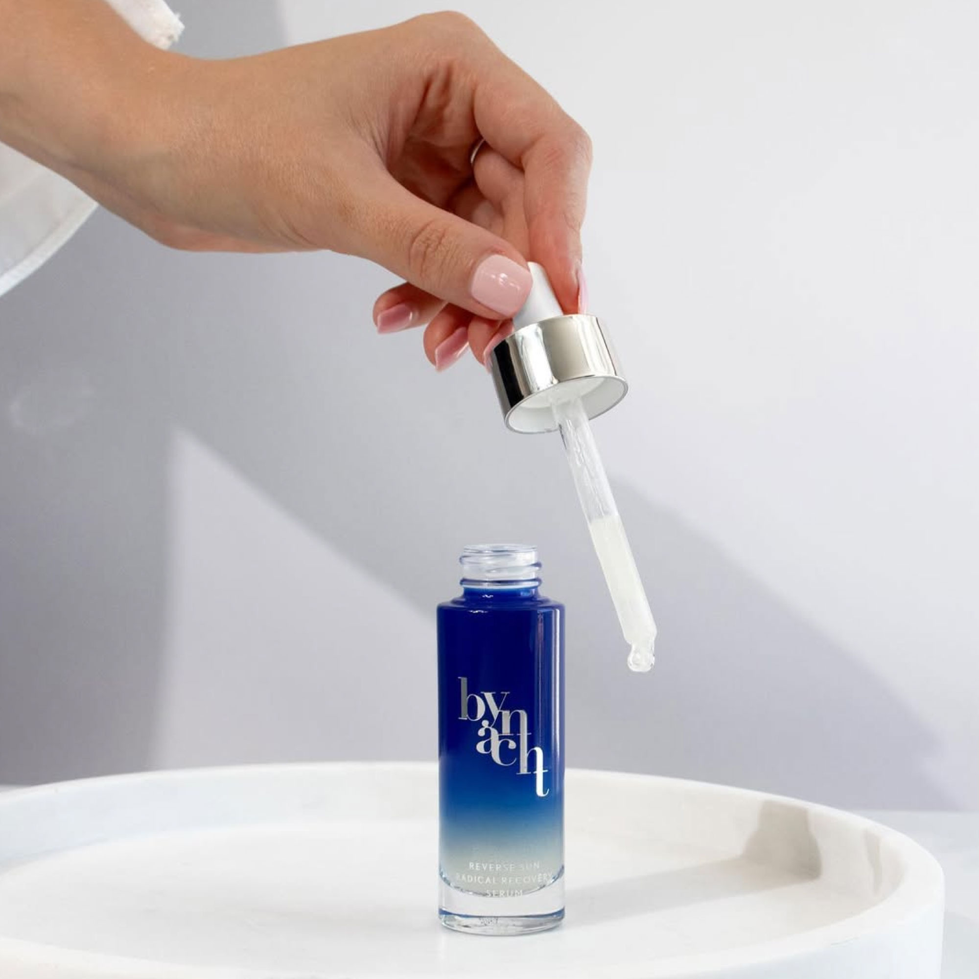/storage/gallery/product/254/4.BN-sun-serum-3.jpg